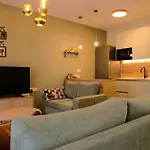Apartament Mona Salonic