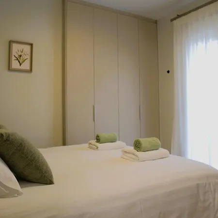 Mona Apartman *